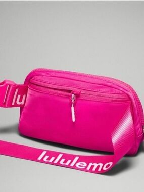 Lululemon everywhere belt bag Hot Pink